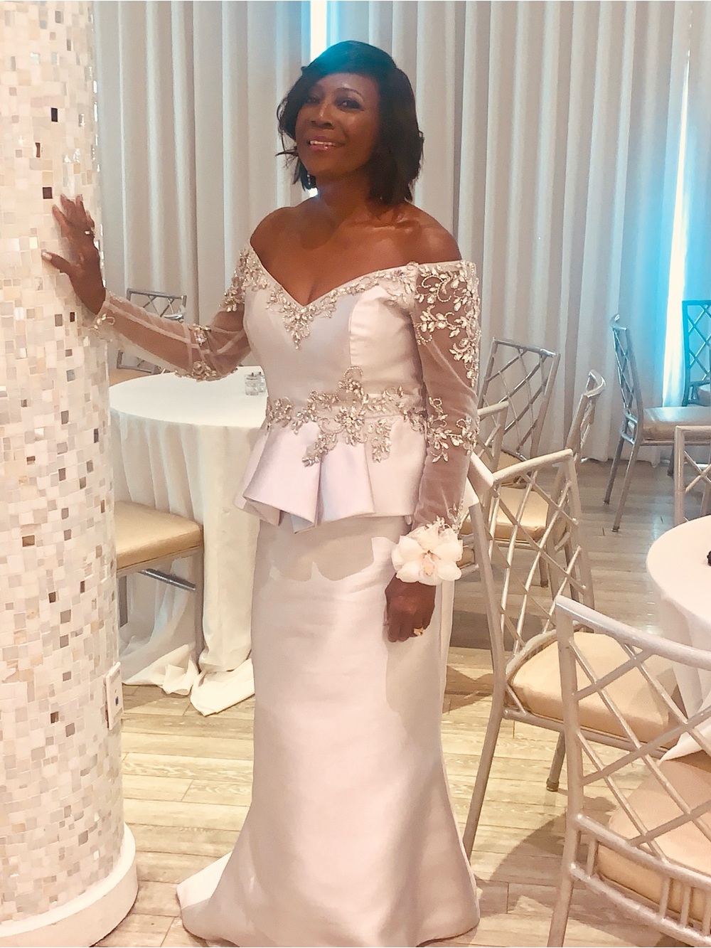Elegant Off-Shoulder Ivory Evening Dress with Embroidered Lace